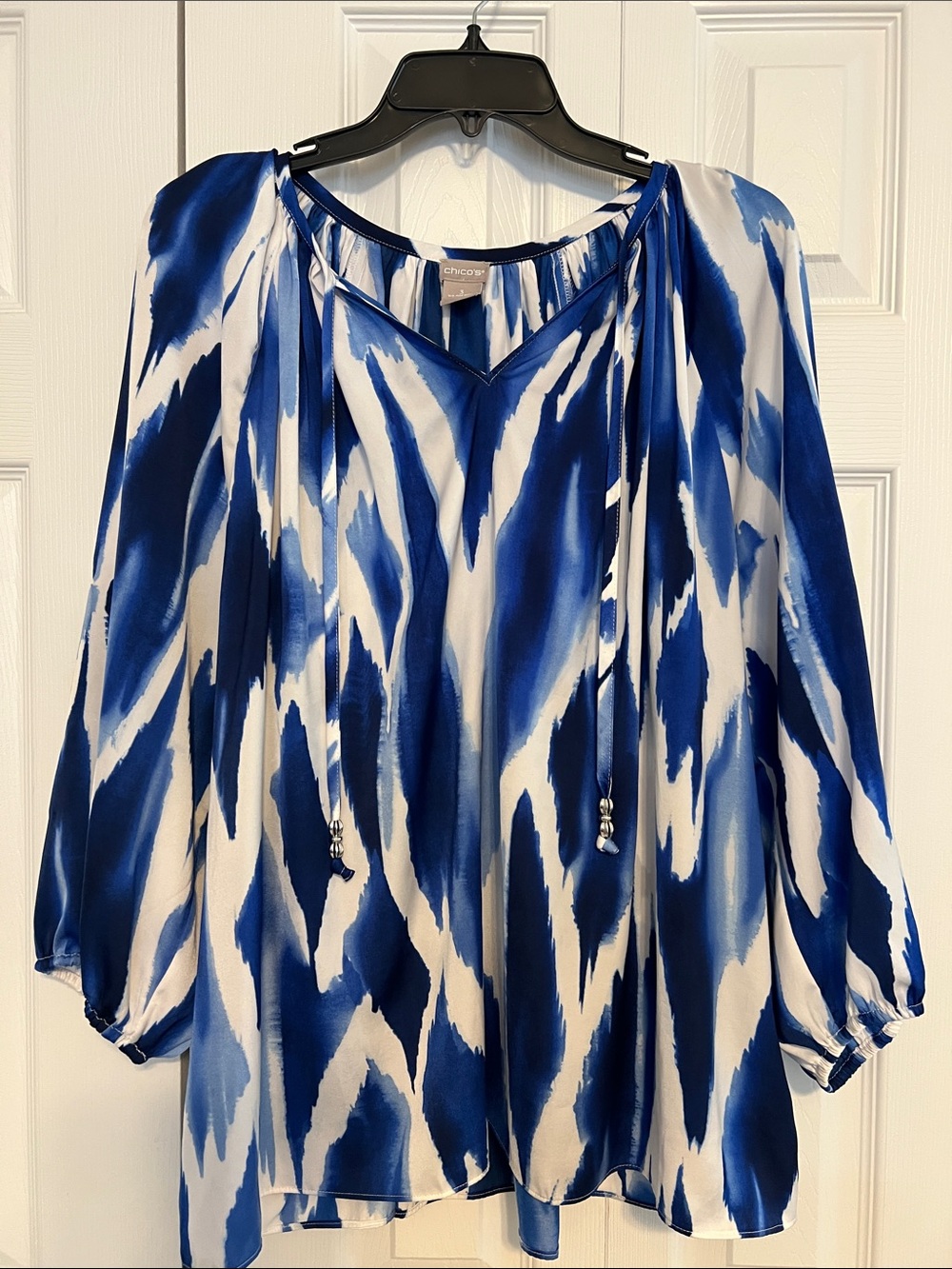 Chico's Blue & White Watercolor Tie-Neck Peasant Blouse